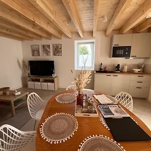  Hébergement de vacances Maison 6 Couchages Entierement Renovee France